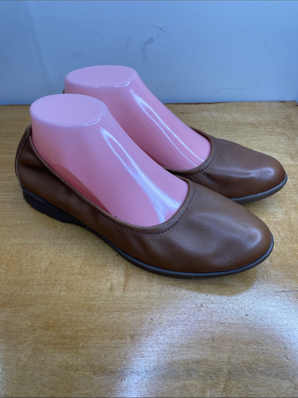 Clarks Brown Leather Slip-On Flats. Size 8.5